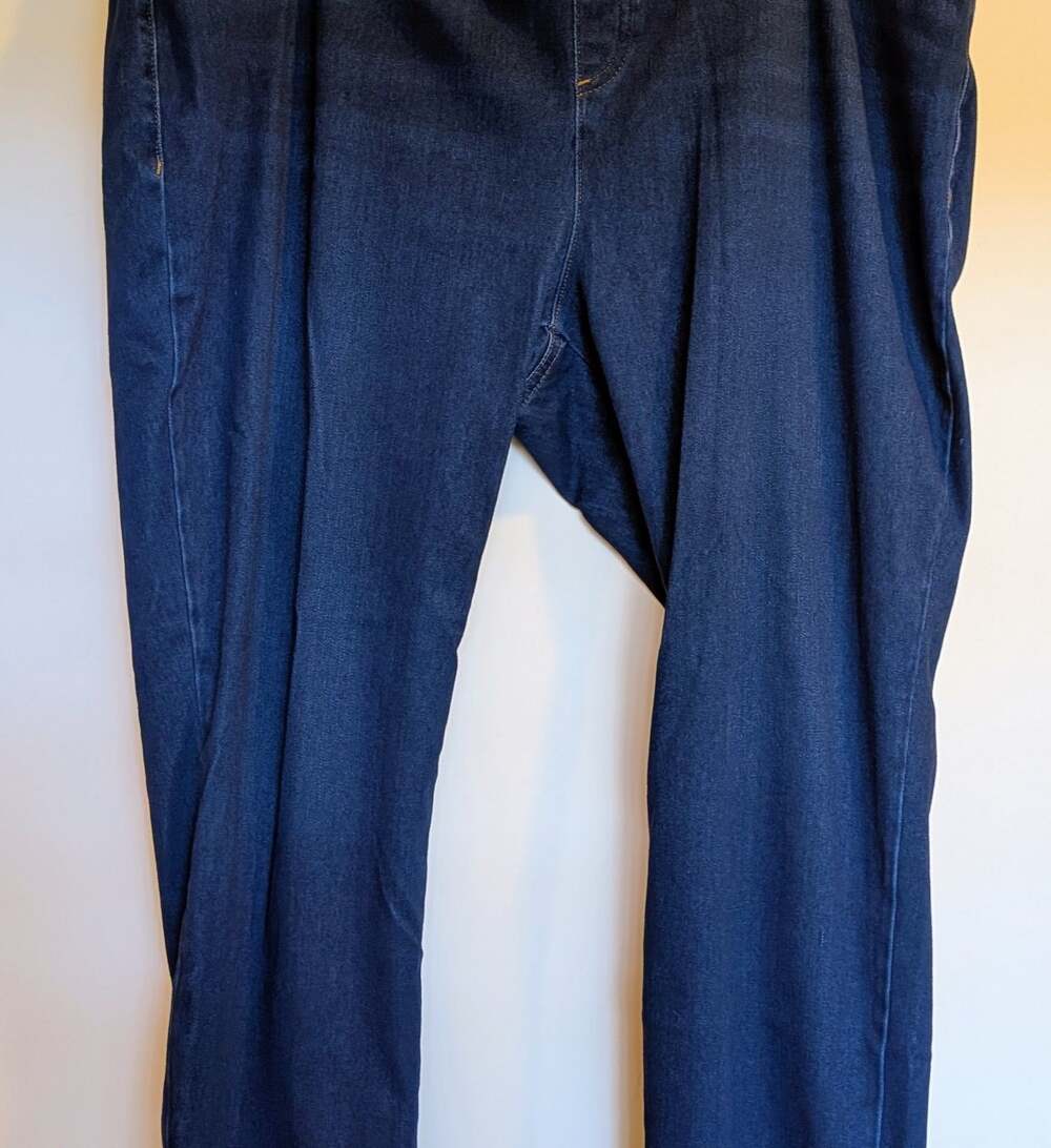 Amazon Essentials Women's XXL Short Pull-On Knit Jegging Jeans